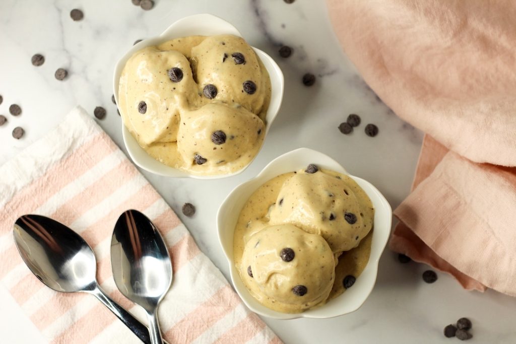 peanut butter nice cream in two bowls with two spoons