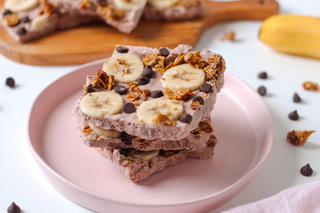 Frozen Chocolate Yogurt Bark with Bananas